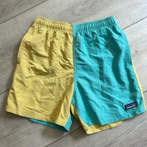 Kids Patagonia baggies shorts size Large